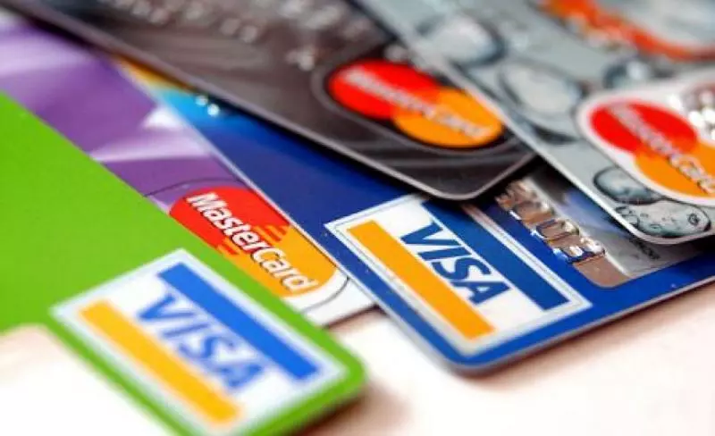 注意 每一張 Credit 卡或被徵收 RM25 服務稅⚡ 手上有4張就要給 RM100 啊 !
