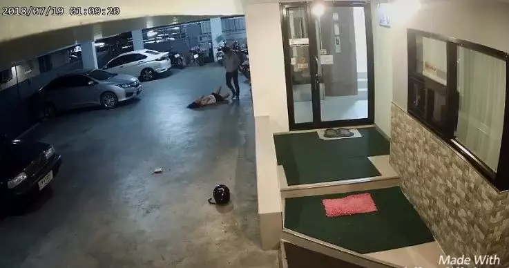 【全程被CCTV拍下!】女子被7年男友暴打,曾求救但沒人敢出手相救!