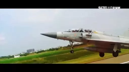 禮讓民航機害F16撞山?專家曝真相