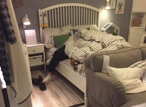 失戀到IKEA退掉雙人床...沒想到竟意外女友get!他上論壇分享「真實經歷」被推爆:神展開
