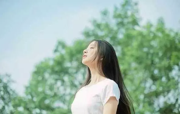 分手吧,我們太窮了,貧窮的兩個人捆綁在一起都沒有幸福
