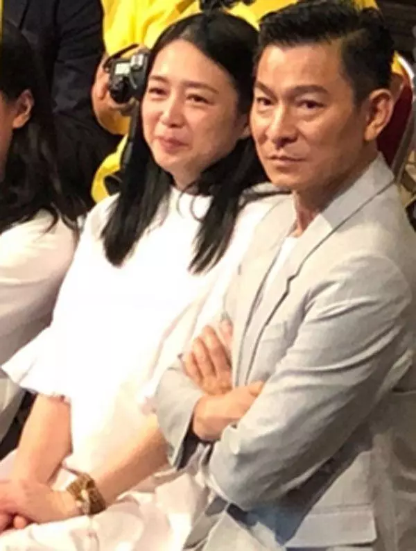 原來"星巴克"是他們家開的!她家族是馬來西亞檳城首富集團,營業每年超過200億!
