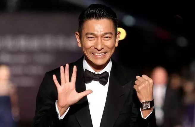 原來"星巴克"是他們家開的!她家族是馬來西亞檳城首富集團,營業每年超過200億!