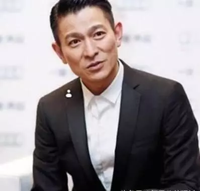 原來"星巴克"是他們家開的!她家族是馬來西亞檳城首富集團,營業每年超過200億!