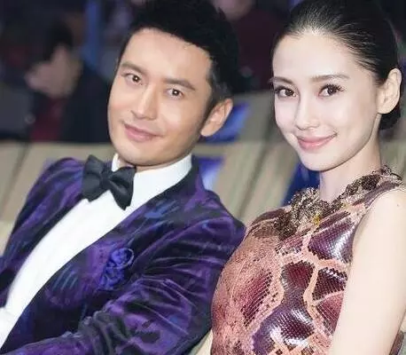baby真敢穿,這條裙子坐下後就很尷尬了!