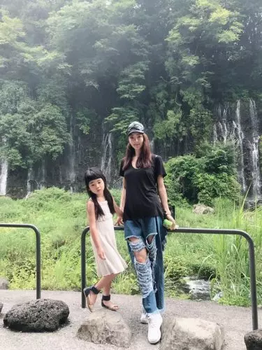 【姐姐長大了!】大馬歌手曹格女兒Grace 「暴風抽高」,變成亭亭玉立小仙女!小編只想讚嘆:好長啊~