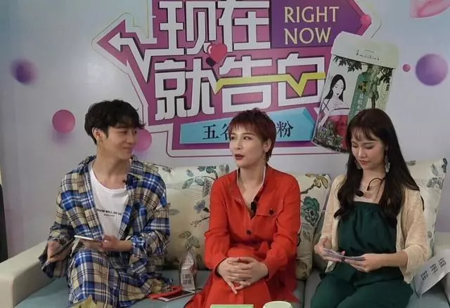 20歲趙薇和20歲林心如,讓你在兩人選一個做老婆,你會選誰?