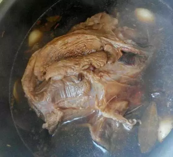 一個賣了8年滷肉的小伙,告訴你怎麼鹵才好吃!