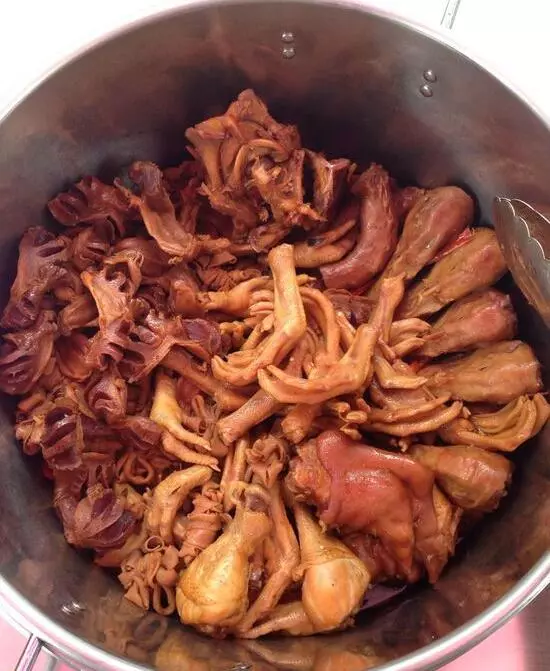 一個賣了8年滷肉的小伙,告訴你怎麼鹵才好吃!