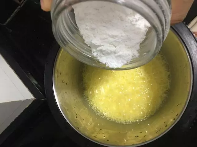 朋友們很多時候說他們蒸蛋糕發得不美,不會發~ 教你只需簡單步驟 *傳統蒸雞蛋糕,發得好美,只需簡單四步驟。。。