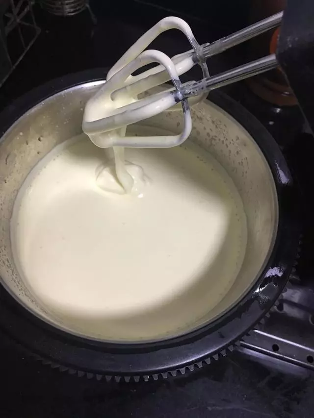 朋友們很多時候說他們蒸蛋糕發得不美,不會發~ 教你只需簡單步驟 *傳統蒸雞蛋糕,發得好美,只需簡單四步驟。。。
