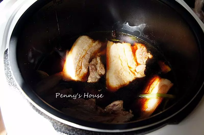 軟嫩控肉,原來這麼輕鬆簡單。帶皮豬五花食譜、滷汁製做。豆油伯伴手禮