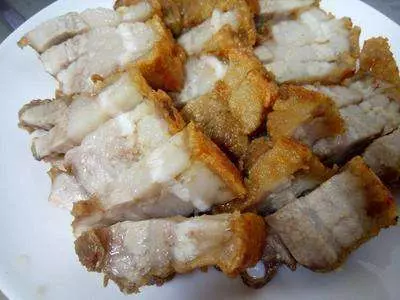 不用烤箱,就能輕鬆做出脆皮燒肉!省時省力改良版,超級下飯食譜趕快來!