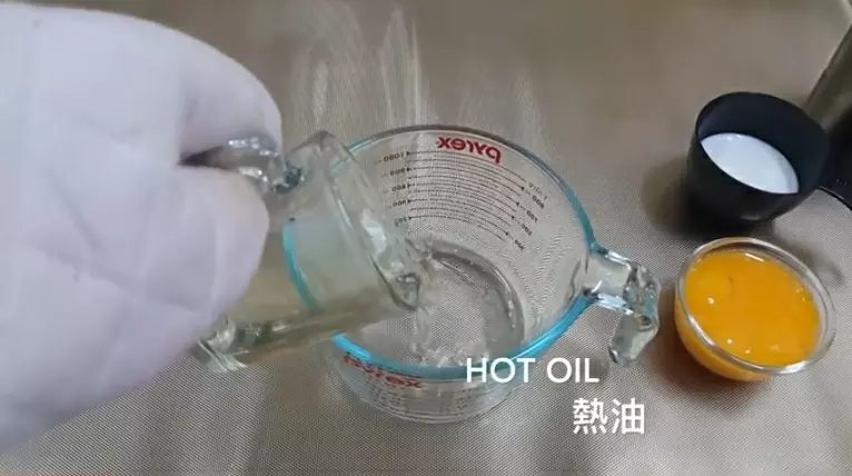 最近爆紅的原味古早味蛋糕,口感綿密鬆軟,搭配濃鬱的雞蛋鮮奶的味道,有一種幸福感。 - 美食筆記