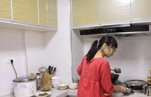 孩子過生日,我一個人忙活,無意聽到公婆的對話,我眼眶濕潤