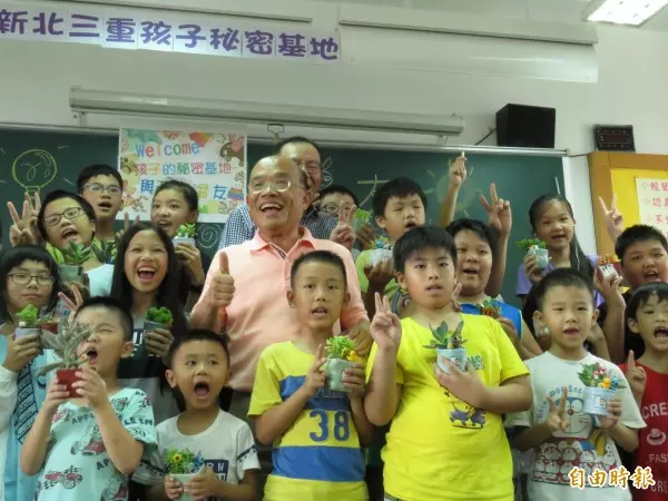 蘇貞昌公布政見主軸 侯辦酸:成回憶錄