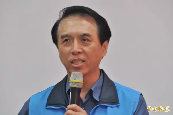 陳學聖端牛肉:公私托兒所學費均同 政府負擔差額
