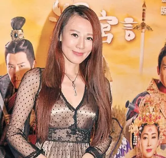 早日康復!TVB女藝人80歲父親再入院,錢花光只好從私立轉公立!