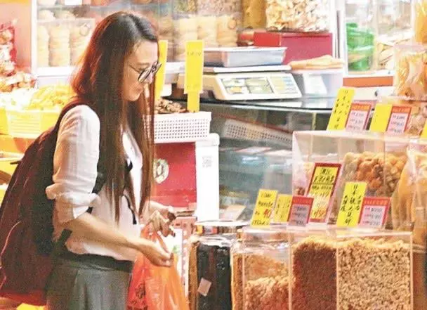 早日康復!TVB女藝人80歲父親再入院,錢花光只好從私立轉公立!