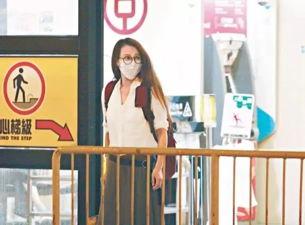 早日康復!TVB女藝人80歲父親再入院,錢花光只好從私立轉公立!