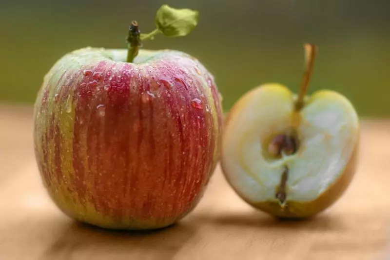 蘋果「氧化變色」好難吃?學會「5分鐘抗氧神招」蘋果白泡泡幼咪咪!
