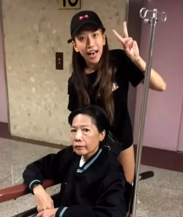 腹部留下30公分疤痕!正妹舞者「捐6成肝」救昏迷18天阿姨!她稱:「保住親人比什麼都重要!」