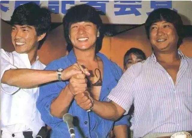洪金寶揚言要培養新人來代替成龍,這些年來他們斗得太厲害了!