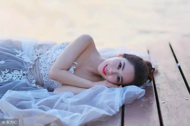 你媽當初說我的命不值錢,現在她生病你讓我搬回去照顧她,可能嗎