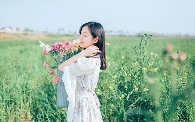 我二婚的,准婆婆對我挑鼻子又挑眼,婚禮現場我讓她對我畢恭畢敬