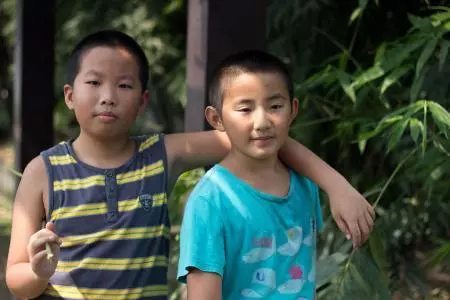 婆婆,小叔子不是沒媽了,怎能讓我這個嫂子養著呢?不怕人笑話?