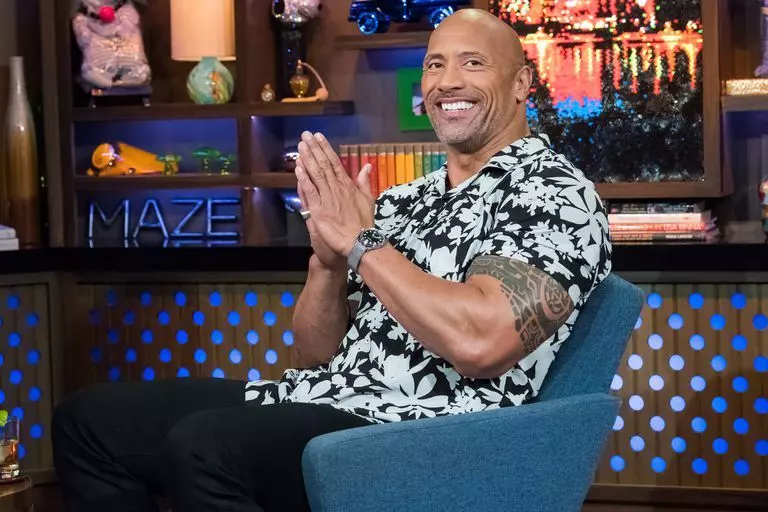 【史上最富有演員!】年薪38億!The Rock:曾窮到剩200元!