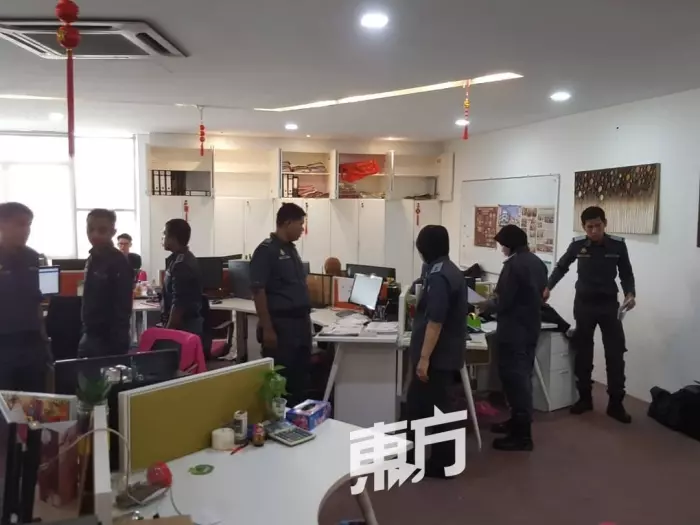 50人調查隊突擊滿星雲總部!