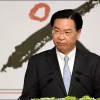 抓不到我抓不到我抓不到我!普吉島封灘只為抓1尾鱷魚