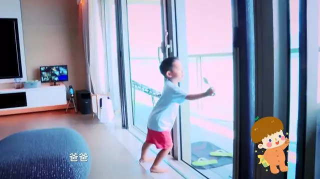 陳小春超奢侈「海景豪宅」首度曝光!專業網友看到「他們家的沙發」竟是....嚇到說不出話!