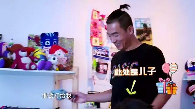 陳小春超奢侈「海景豪宅」首度曝光!專業網友看到「他們家的沙發」竟是....嚇到說不出話!