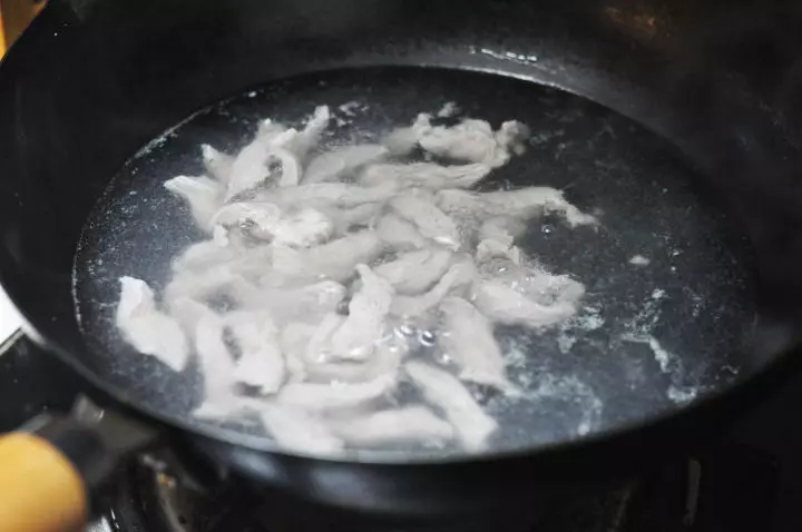 【瘦肉皮蛋粥】如何正確地做出美味的皮蛋瘦肉粥?? 怎麼做濃香不腥,只需1招,你就可以開粥鋪了!