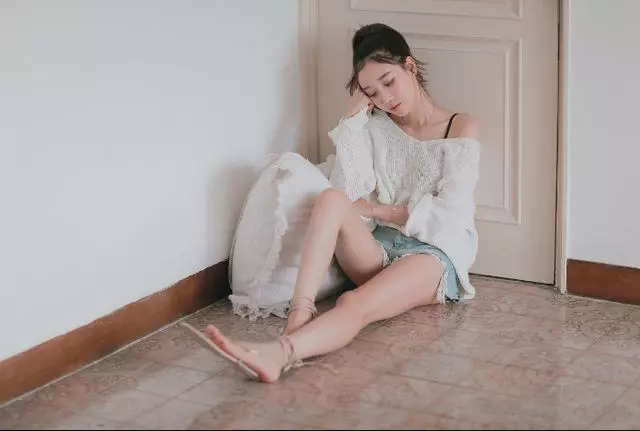 丈夫要離婚,妻子跪下乞求!兩年後丈夫想復婚,妻子回他四個字