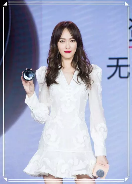本以為穿白裙的楊丞琳已經很美了,可是看到唐嫣才知道什麼叫驚艷!