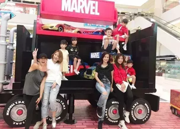 TVB美魔女組合之一,退出娛樂圈後轉行做經理人,如今早已成辣媽!