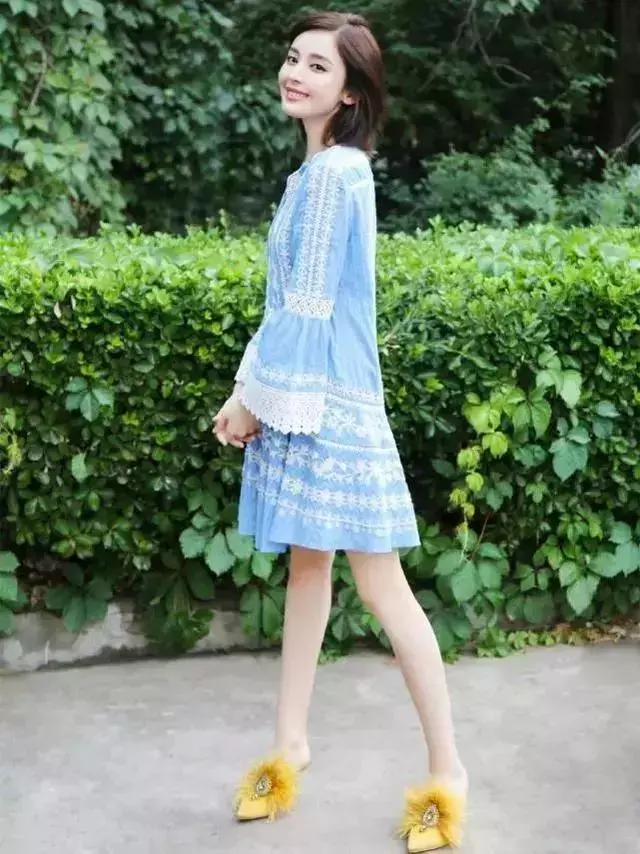 當22歲關曉彤遇到27歲古力娜扎;網友:美這種東西對比才知道!