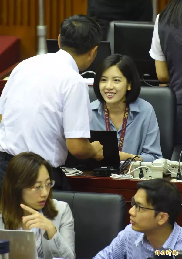 傳「學姊」出馬選議員對打王世堅?柯P這麼說...