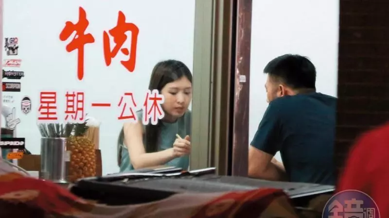 雞排妹甜曝「有在約會戀愛」 下秒用這句話打槍李伯恩