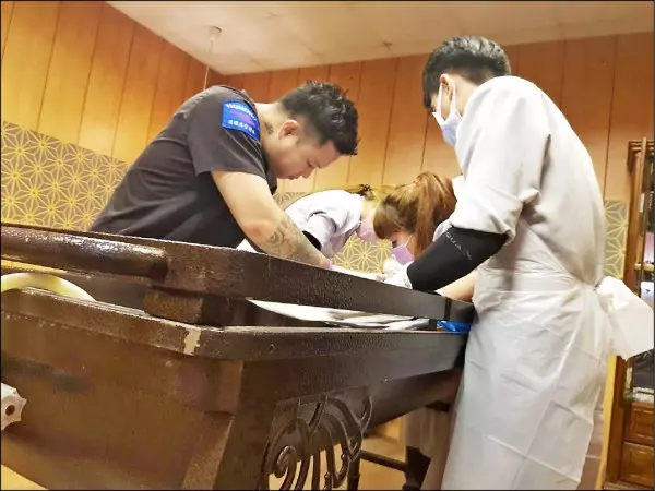 「死不瞑目,不願過橋!?」這段影片超震撼...