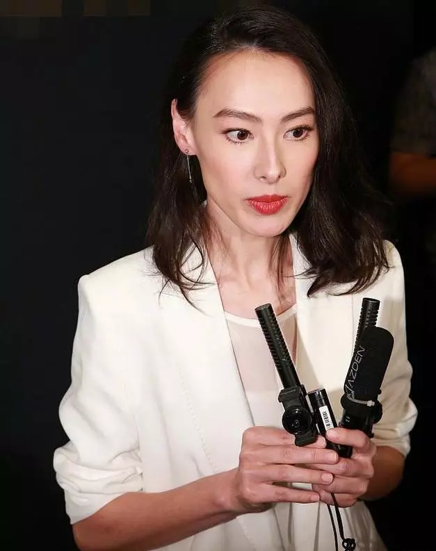 梁洛施與鄭秀文舒淇等人聚會,六個女人全部以素顏上陣!