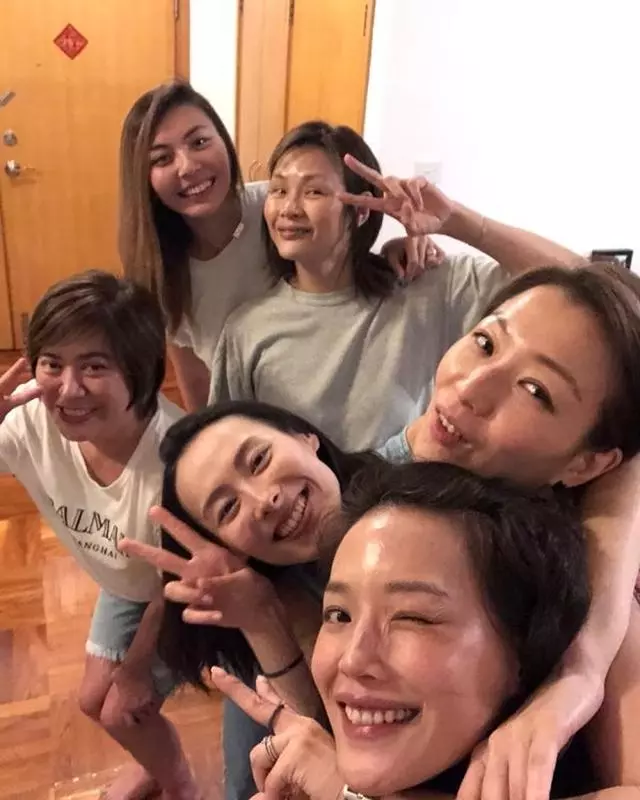 梁洛施與鄭秀文舒淇等人聚會,六個女人全部以素顏上陣!