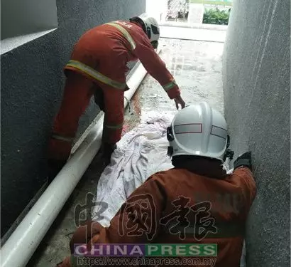 【馬來西亞】救2妹困火海! 好姐姐窗外逃生失足墜樓死!