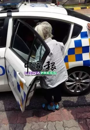 [ 大馬 ] 住家空間不足 8旬老母親被兒遺棄候車站