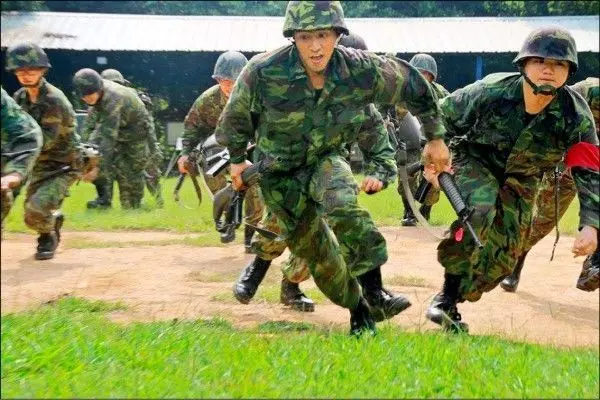 待4個月我會瘋掉…新兵哭訴「奶奶對不起」他二樓一躍而下…停役送辦!如今無罪