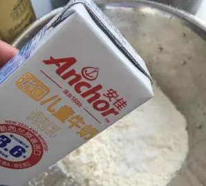 原來自己在家也可以做披薩,做法簡單,味道可以媲美「必勝客」了