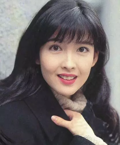 周慧敏近照曝光,發福顯老態,不肯生子被婆婆嫌棄,她用9字回應!